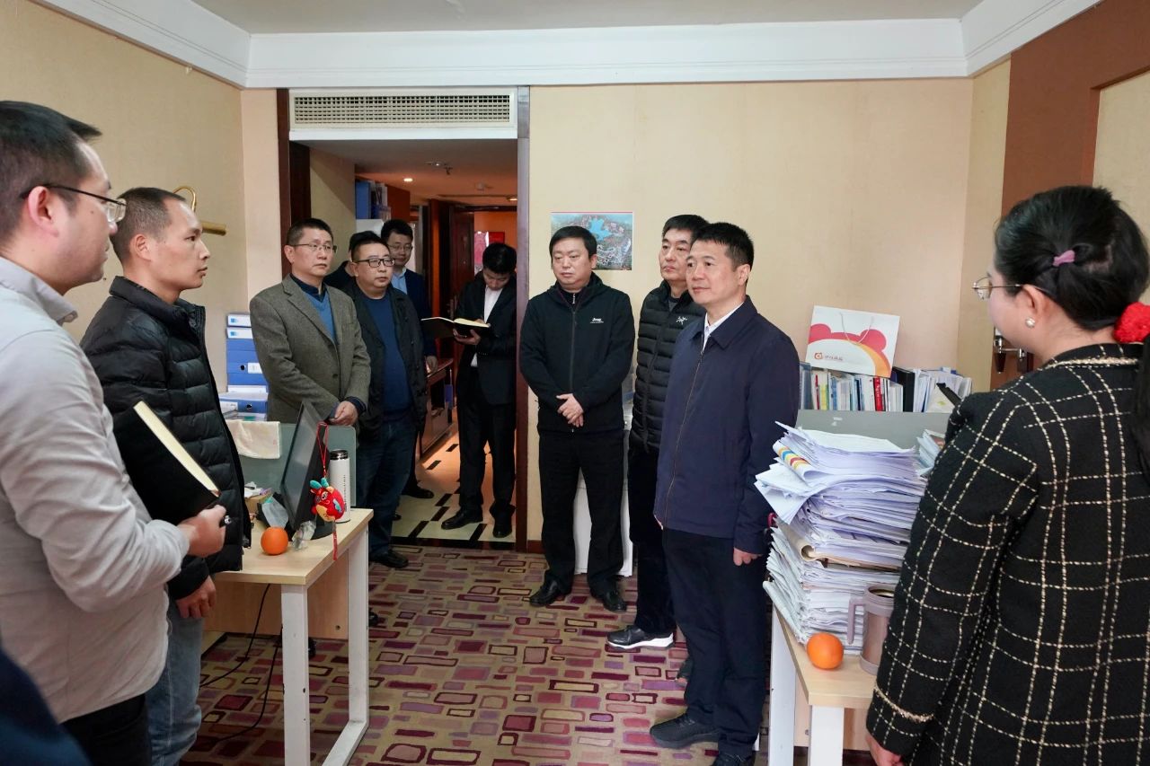 迎新春，鼓干劲，开新局！省尊龙凯时集团领导班子慰问总部干部员工